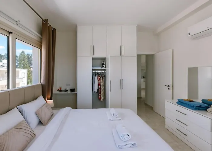 Cozy Modern 1b * Paphos